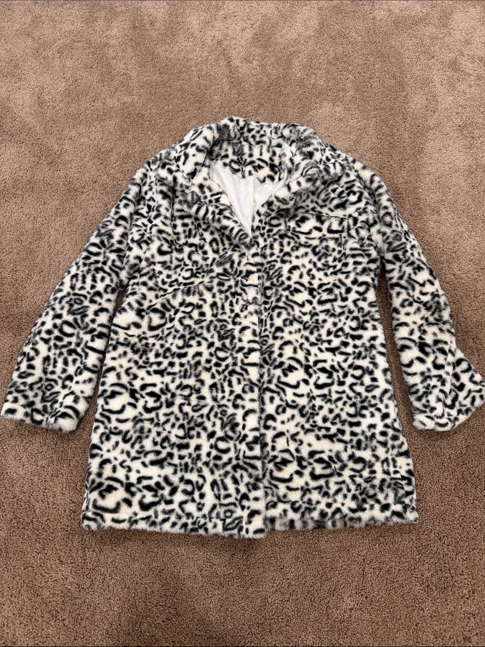 Forever 21 Black & White Leopard Faux Fur Jacket
